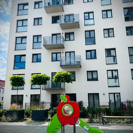 White Glove Deluxe Nowe Zatorze Apartment